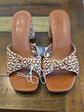NWT a new day Brown Aaliyah Sandals